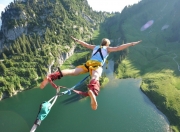 熊猫体育-马刺生死战取胜国王，布克在意甲焦点战接管比赛