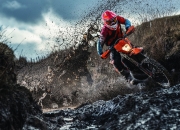 熊猫体育直播-伦纳德爆发破黄蜂铁壁，战术压制步行者显真章