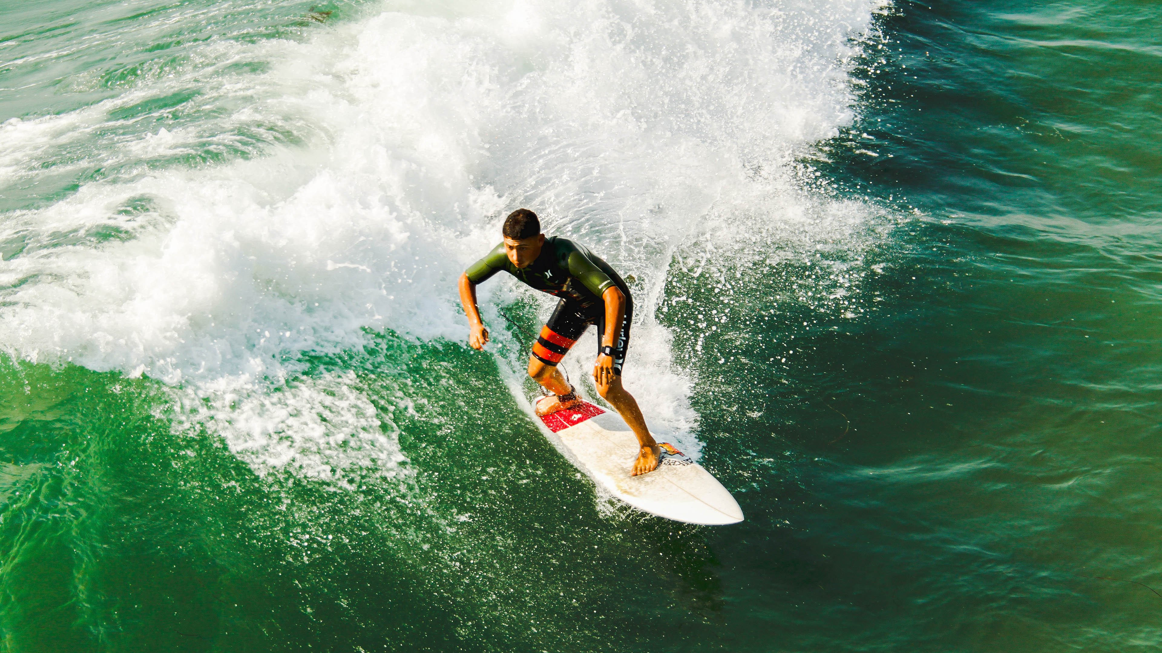 绝境中的蓝宝石，斯通斯导演比利时史诗逆转，墨西哥黄金一代黯然退场