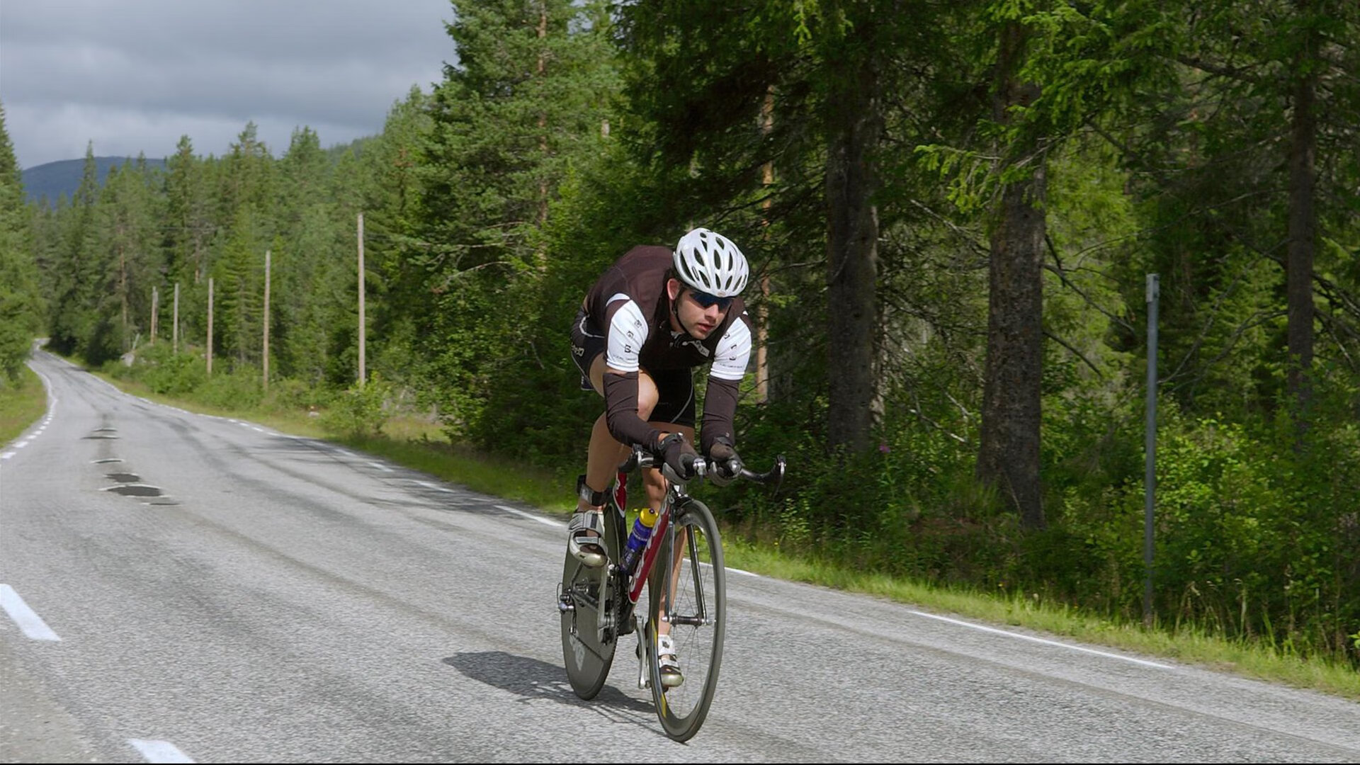 沙漠雄狮鏖战东欧铁骑，梅西化身绿茵关键先生